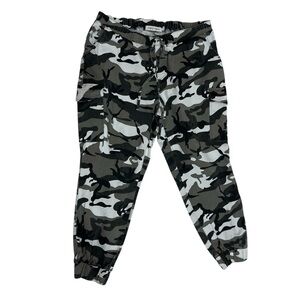 Almost Famous Camo Cargo Jogger Pants - Size 2X Elastic Waist